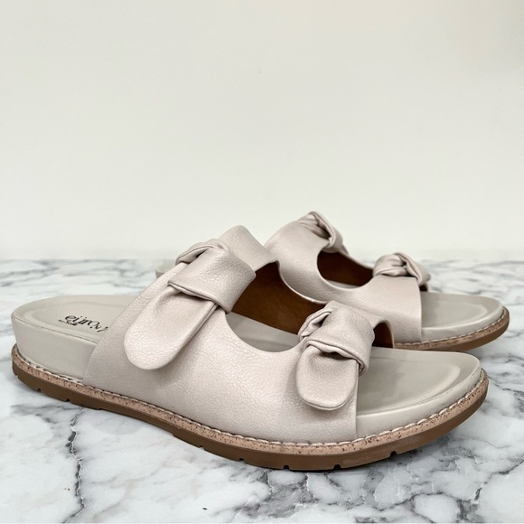 EuroSoft Shoes - Eurosoft by Sofft Gianetta Golden Knot Sandal Comfy Shoes Off White Size 8.5